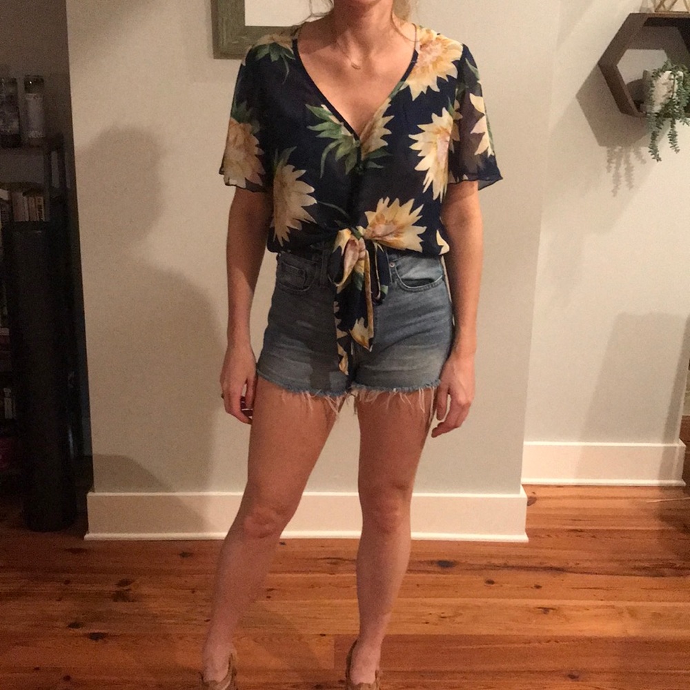Sunflower print tie front crop top